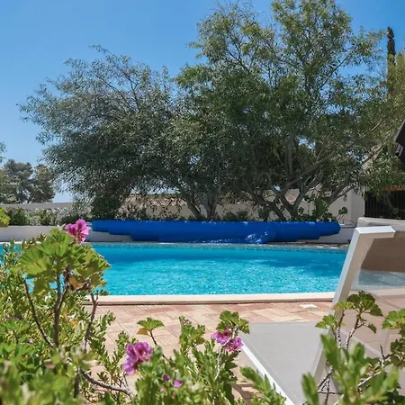 Cristo Tres וילה לאגוּ‏ש